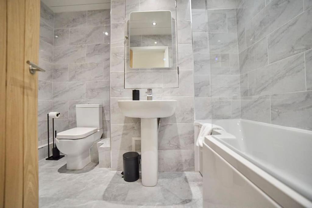 High Spec Spacious 2Bd Apt, Parking, Nr Newcastle Gateshead Kültér fotó